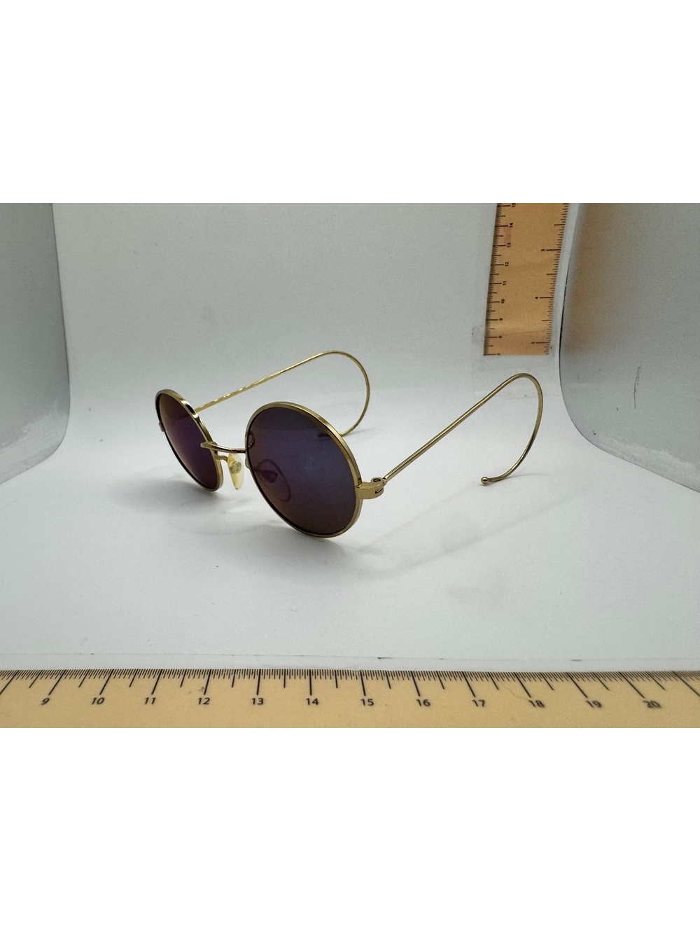 Vintage Round Gold Frame Sunglasses with Dark Lenses